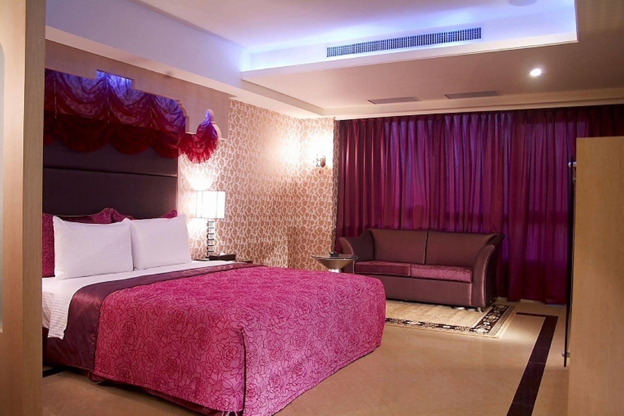 Slv Hotel Group-Slv Business Hotel Чжунхэ Экстерьер фото